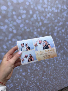 Vendégek által készített, azonnal kinyomtatott fotók a Selfie Moments prémium selfie gépével az Inárcsi Levendulásban.