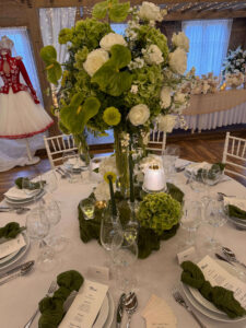 Kreatív virágdíszek és esküvői dekoráció Bodza Virágműhelytől az Inárcsi Levendulás eseményén.