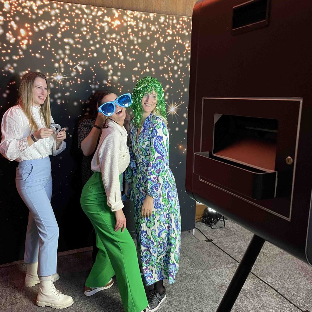 Partner találkozó a Larus Rendezvényközpontban selfie gépekkel